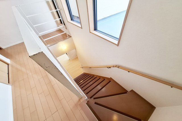 泉大津市板原町3丁目の内装|階段：階段ノンスリップ加工を施しました。