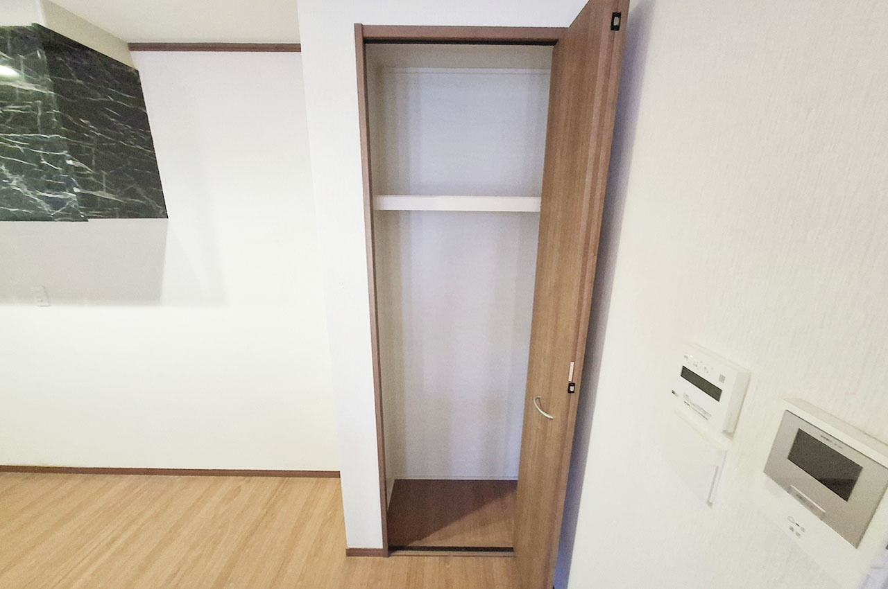 和泉市舞町の収納|リビング物入