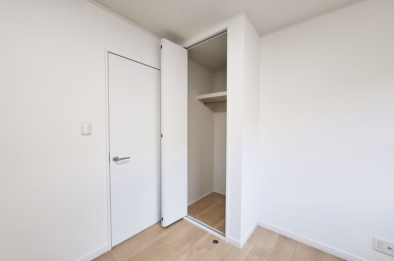 岸和田市藤井町２丁目の収納|洋室3：クローゼット