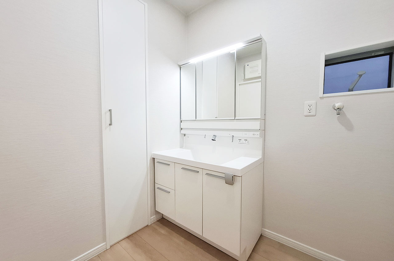 岸和田市藤井町２丁目の独立洗面台|洗面室