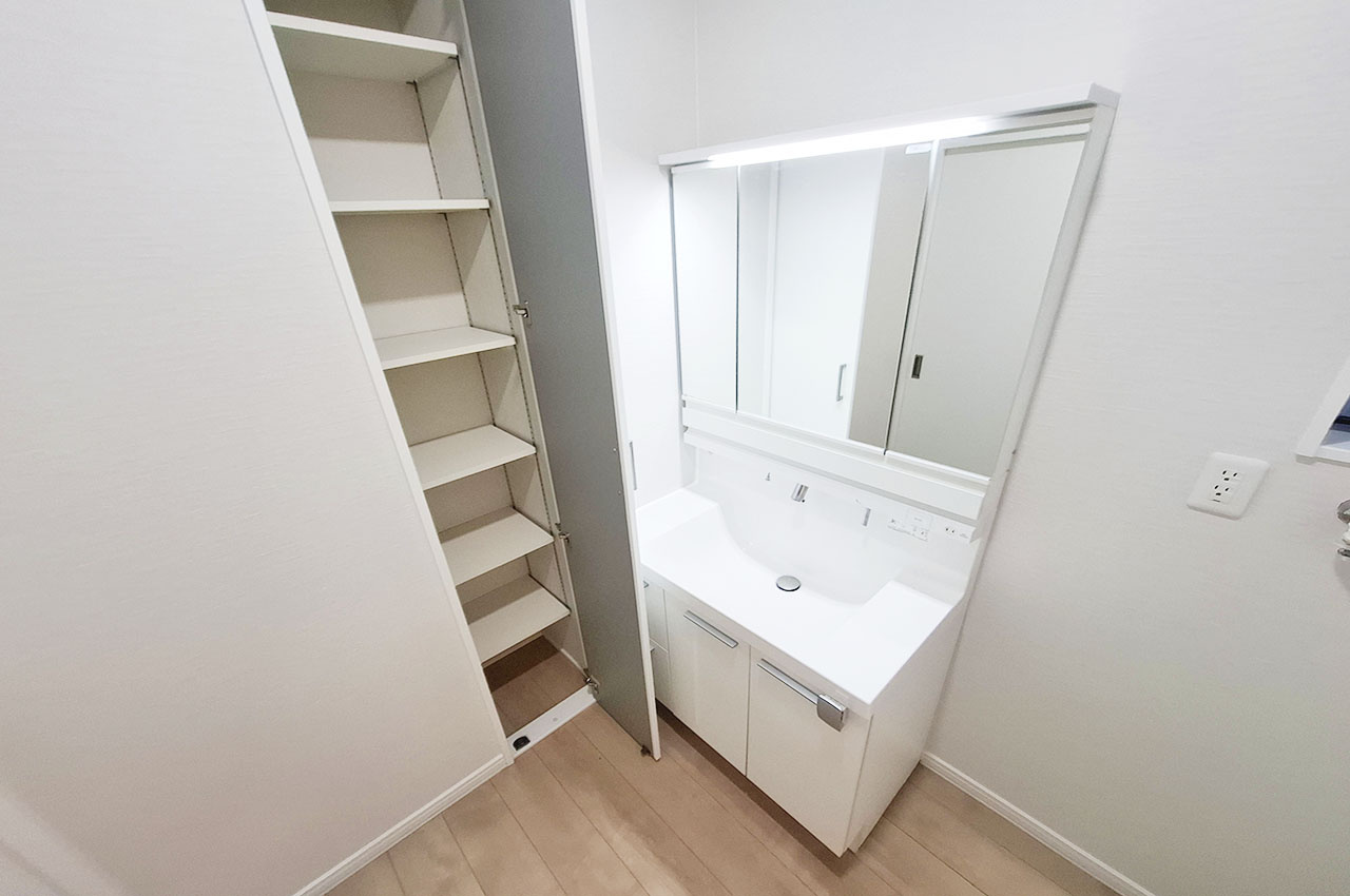 岸和田市藤井町２丁目の収納|洗面室：物入