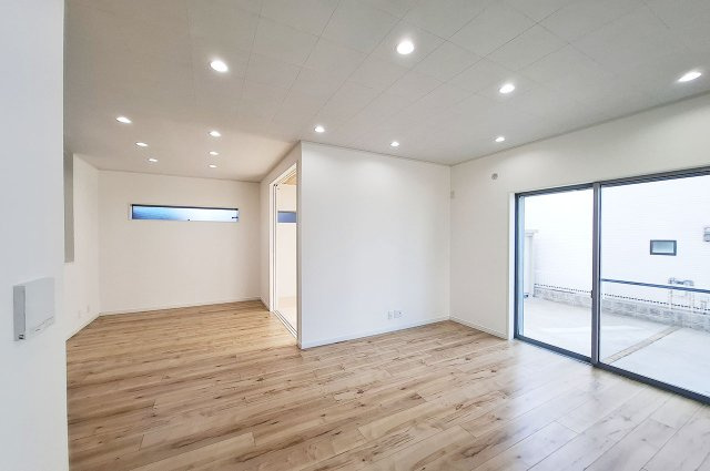 岸和田市藤井町２丁目の居間・リビング|LDK