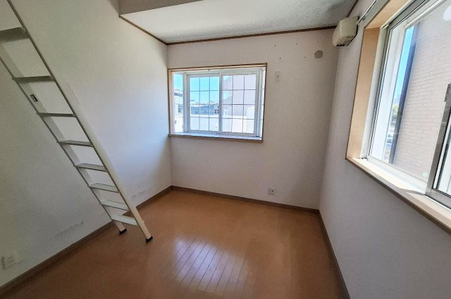 和泉市唐国町１丁目の内装|ロフト