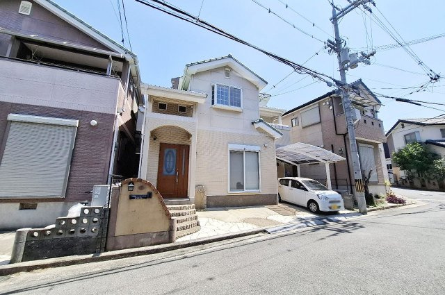 和泉市唐国町１丁目の居間・リビング|LDK バーチャルステージング（実際には家具はついていません）