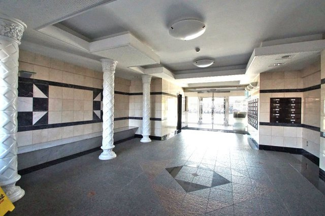 プリグレイス岸和田のエントランス|エントランスホール