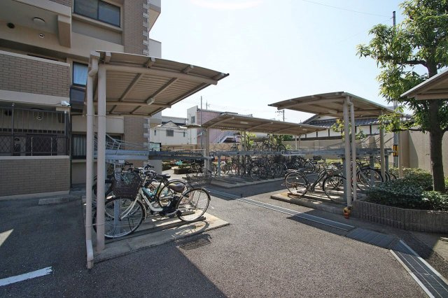 プリグレイス岸和田の駐輪場|駐輪場