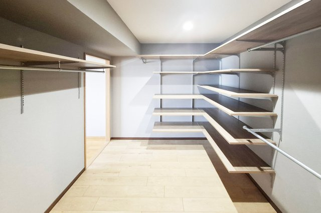 レックスガーデン岸和田の収納|ウォークインクローゼット