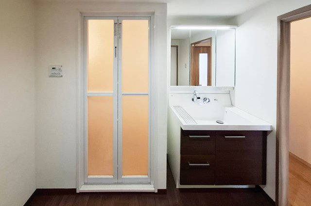 レックスガーデン岸和田の独立洗面台|洗面室