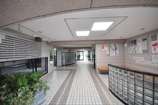 レックスガーデン岸和田のエントランス|エントランスホール