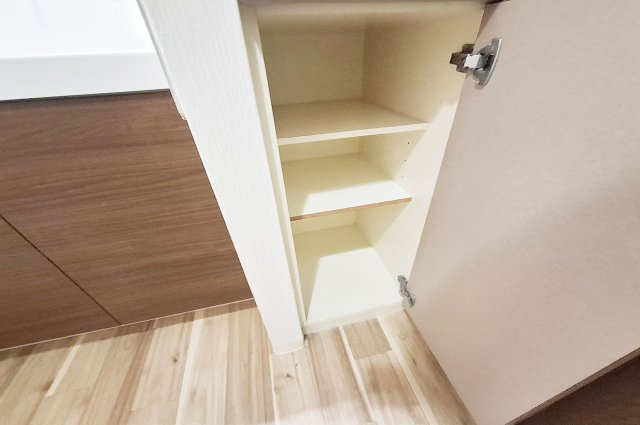 ローレルスクエア和泉中央A棟(11号棟）の収納|洗面室物入