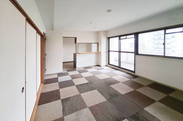 ローレルスクエア和泉中央A棟(11号棟）の居間・リビング|LDK