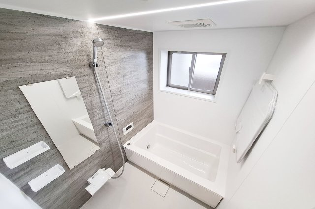 ファミールアクシス泉佐野の浴室|バスルーム：新品のシステムバスで癒しの時間を過ごせます。