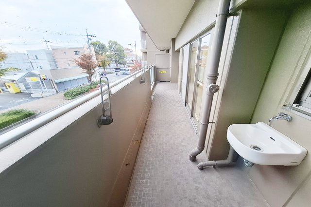 ファミールアクシス泉佐野のバルコニー|バルコニー：南東向きで日当り良好です。