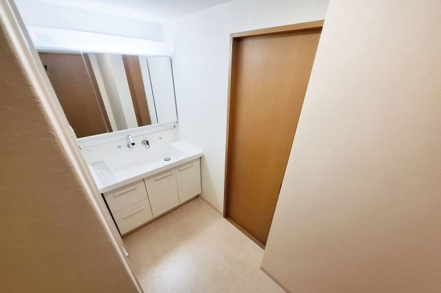 ルネ泉大津ロイヤルコートの独立洗面台|洗面室