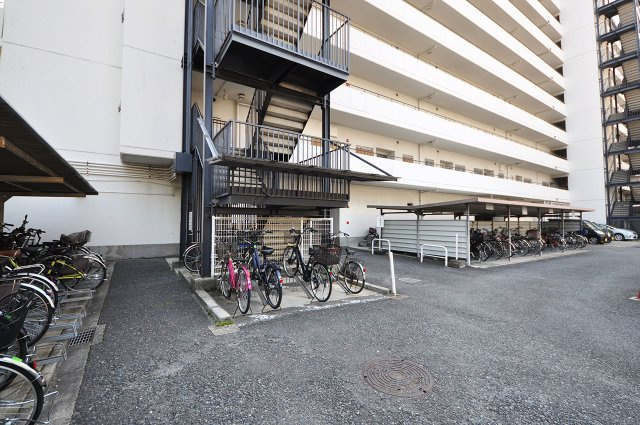 和泉鶴山台アーバンコンフオートの駐輪場|駐輪場