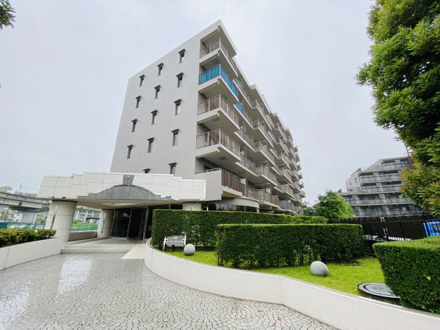 成田プリンスハイツの外観