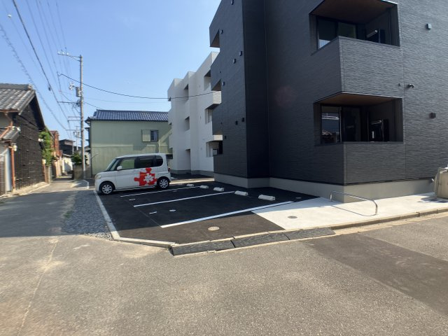 Jack hommachiⅢの駐車場