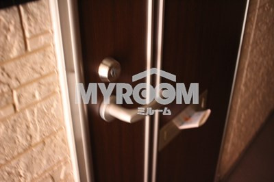 ハーモニーテラス方南Ⅱの玄関|玄関ドア☆