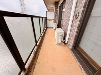 【バルコニー】 | ダイアパレス千葉桜木 | バルコニーからの眺望は開放感もございます。晴れた日には明るい陽光と、清々しい風が優しく通り抜けるポジションに設置！