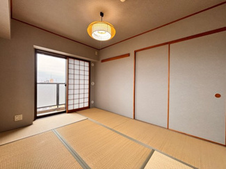 【和室】 | ダイアパレス千葉桜木 | ゲストルームとしてはもちろん、
洗濯物を畳むちょっとした家事スペースとしても活躍しそうな和室です！