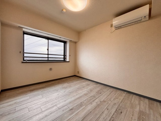 【洋室】 | ダイアパレス千葉桜木 | 全居室照明器具付き！
ゆとりの5帖居室で使い分け自在な快適空間です♪