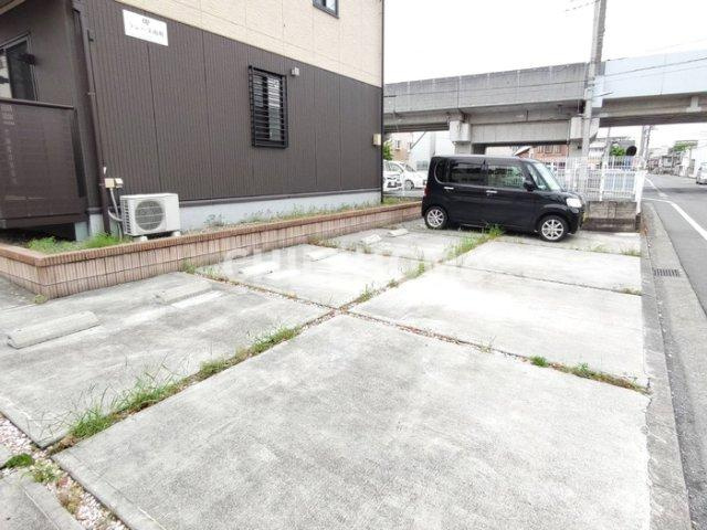 ラシーヌ南町の駐車場|当社、チルホームのHPもご覧ください(^^)/物件情報多数♪