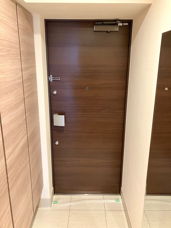 ブランズシティ調布の玄関