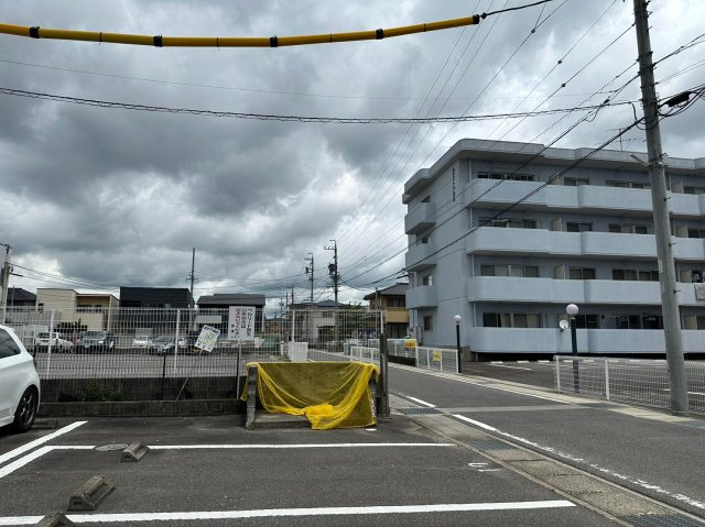 ベルリード弥生の駐車場