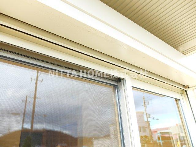 レーブプレミールⅠ番館のその他|シャッター雨戸付きで防犯対策もできますね◎