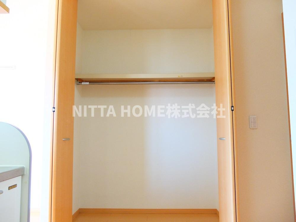 レーブプレミールⅠ番館の収納|収納力たっぷりのクローゼット♪