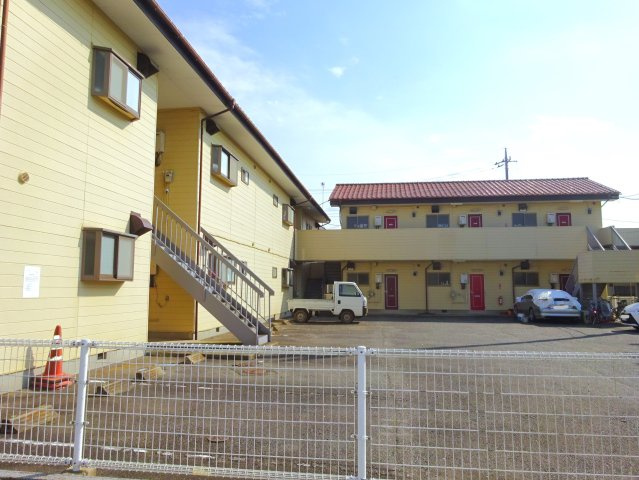 オレンジハウスの駐車場