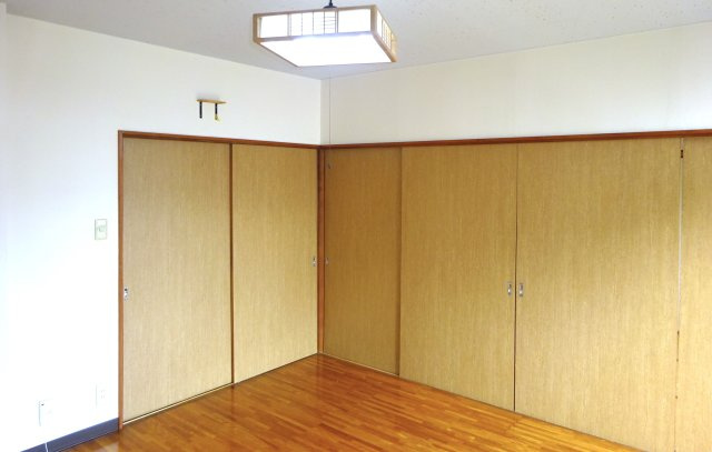 オレンジハウスの洋室