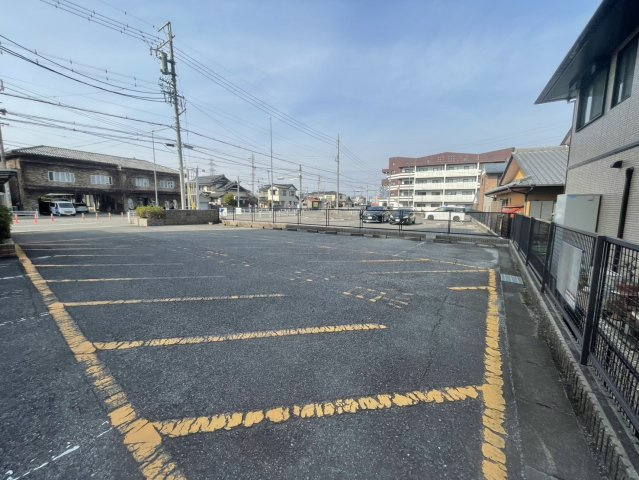 京町　エメラルド・レジデンスの駐車場