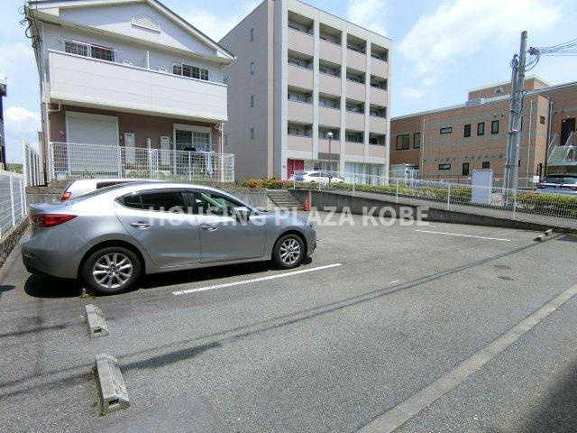 リバーサイド安藤の駐車場