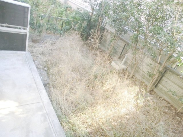 マリーコートのバルコニー|専用庭あります☆