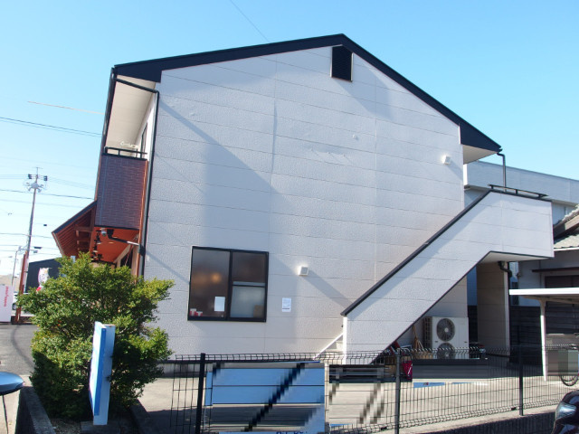 ウィズステージラーク岩広の外観