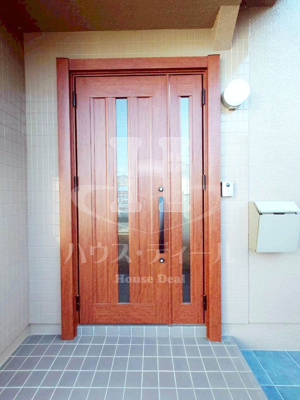 【玄関】 | 川口市朝日一丁目戸建て | ゆったりとした玄関です