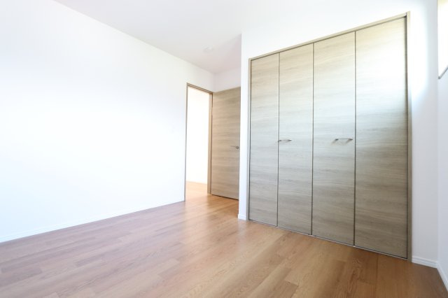 フロンティアの洋室