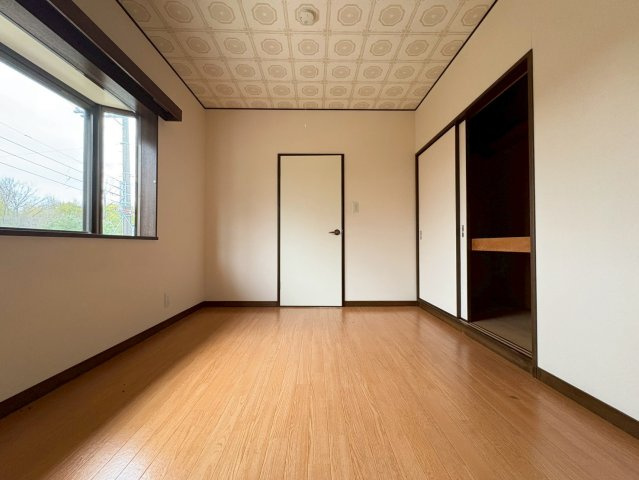 古江台2丁目貸家の洋室