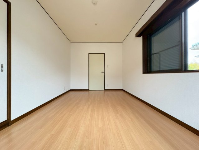 古江台2丁目貸家の内装