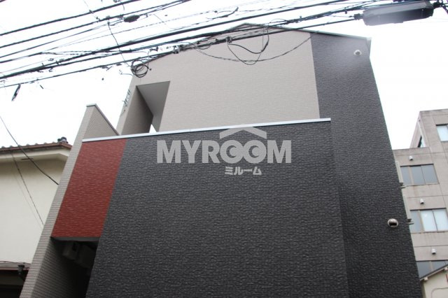 シャンブル東新宿の外観