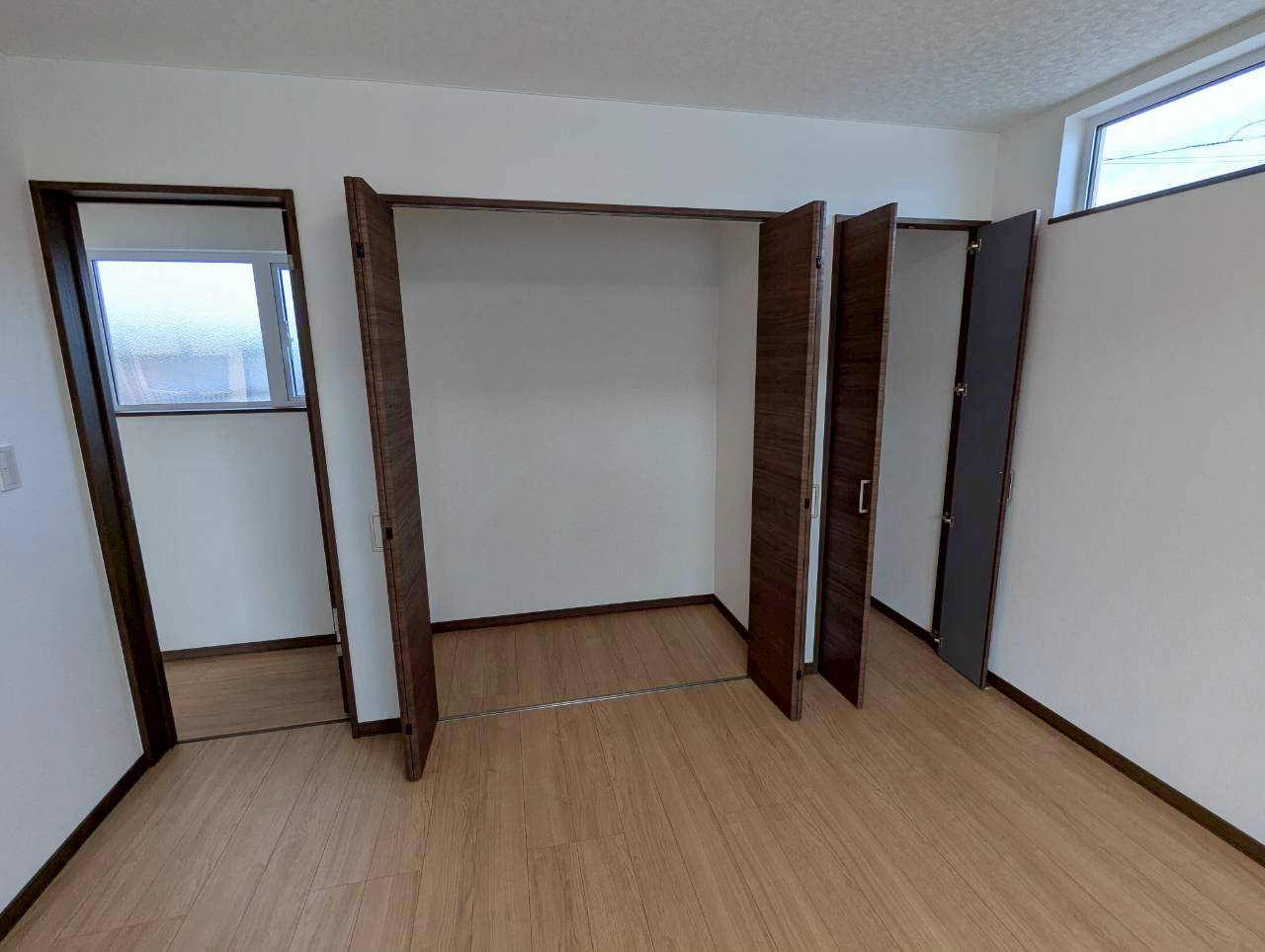 【オープンハウス開催！！3月7日・8日の2日間！】釧路町若葉4丁目　フルリノベーション済中古住宅の洋室