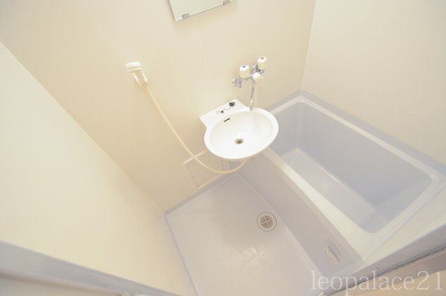 レオパレスＦｒｉｅｎｄｓⅡの浴室|備品や設備仕様は号室等により異なります現地をご確認下さい。