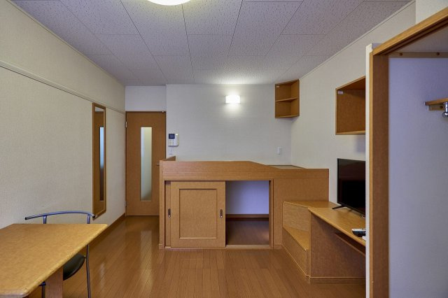 レオパレスメスタージャの居間・リビング