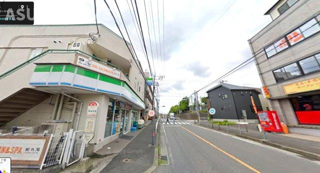 港南区東永谷1丁目のその他|徒歩7分近隣にあるファミリーマート、コンビニ事はおまかせですね。