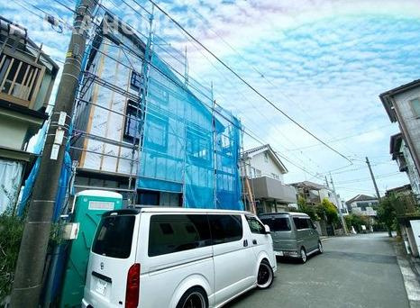 港南区東永谷1丁目のその他|外壁は焼杉板張りナチュラルな木目が印象的な家は2026年5月ごろ完成予定です。