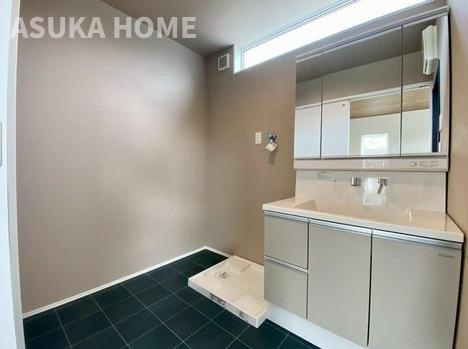 港南区東永谷1丁目の独立洗面台|モデルルームでの独立洗面台参考写真です。