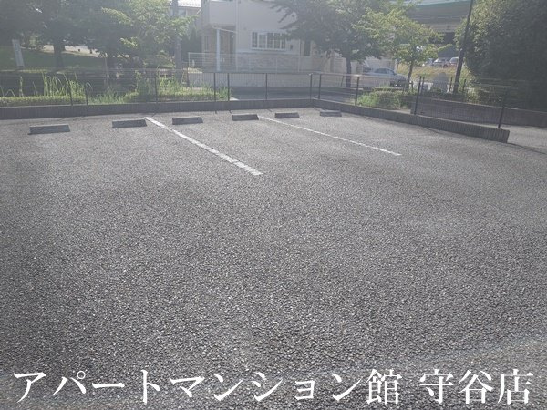パークヒルズきぬの里　Ⅱの駐車場
