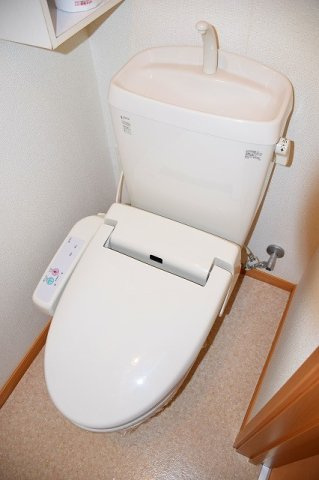 グリーンベルのトイレ|落ち着いた色調のトイレです
