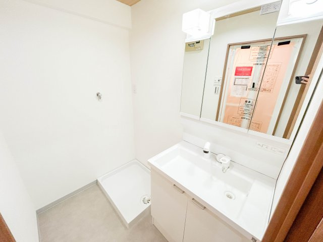 【独立洗面台】 | エンゼルハイム西椎路 中古マンション XM05977 | エンゼルハイム西椎路　洗面化粧台　リフォーム後

